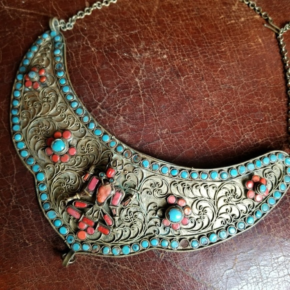 Vintage necklace Tibetan goddess bib Nepali gold tone boho bohemian - Picture 4 of 9